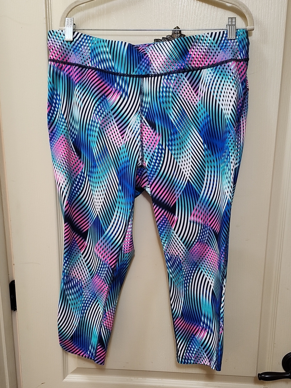 Xersion Quick-Dri Athletic Capri Leggings